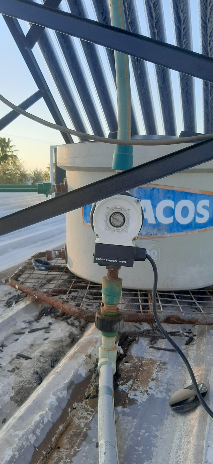 Conexion electrica de equipo exterior junto a tanque