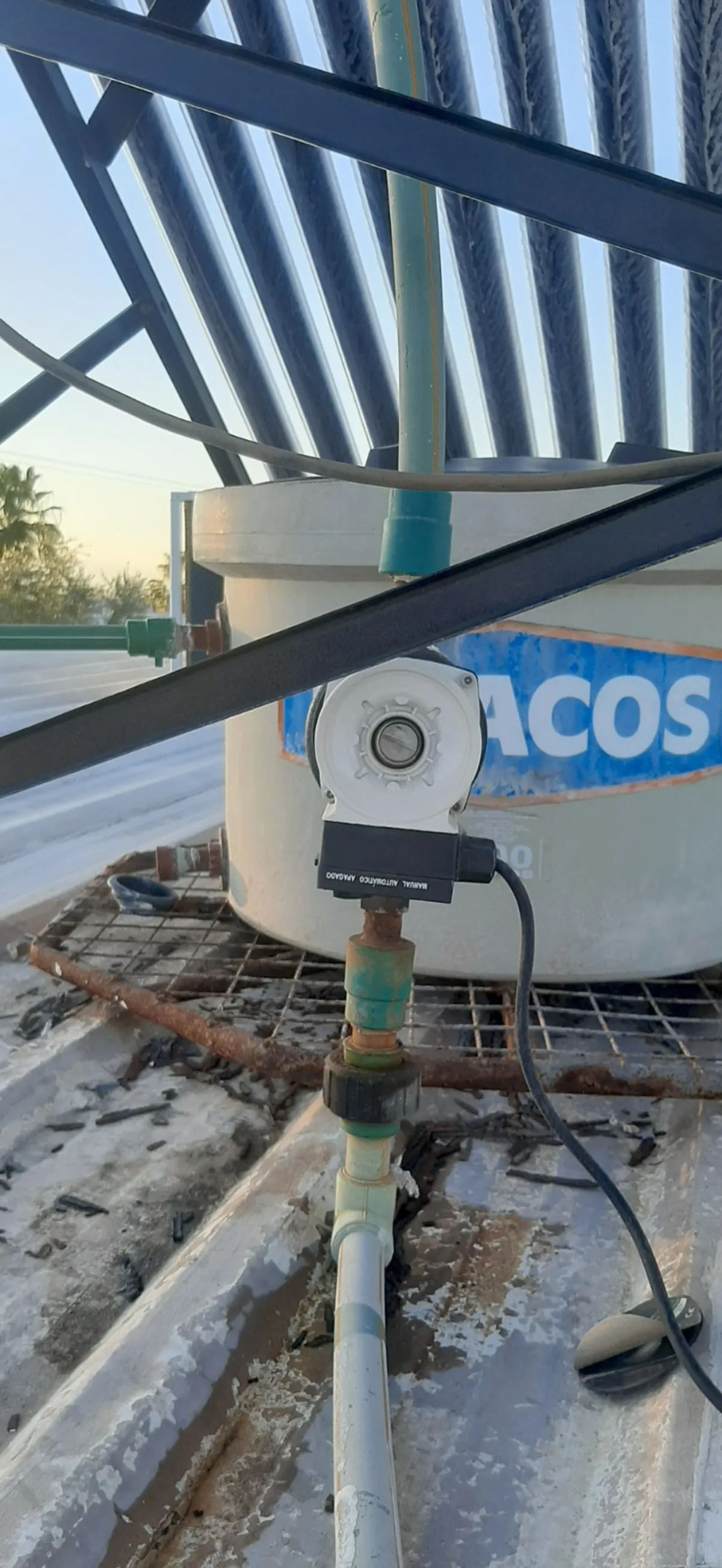 Conexion electrica de equipo exterior junto a tanque
