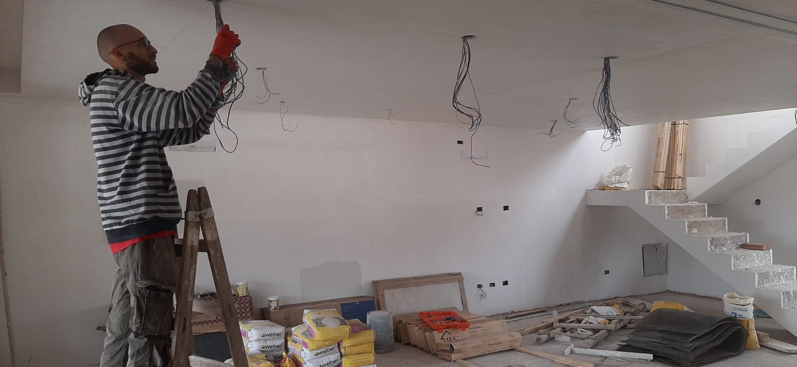 Cableado de losa y salidas electricas en vivienda en obra tradicional