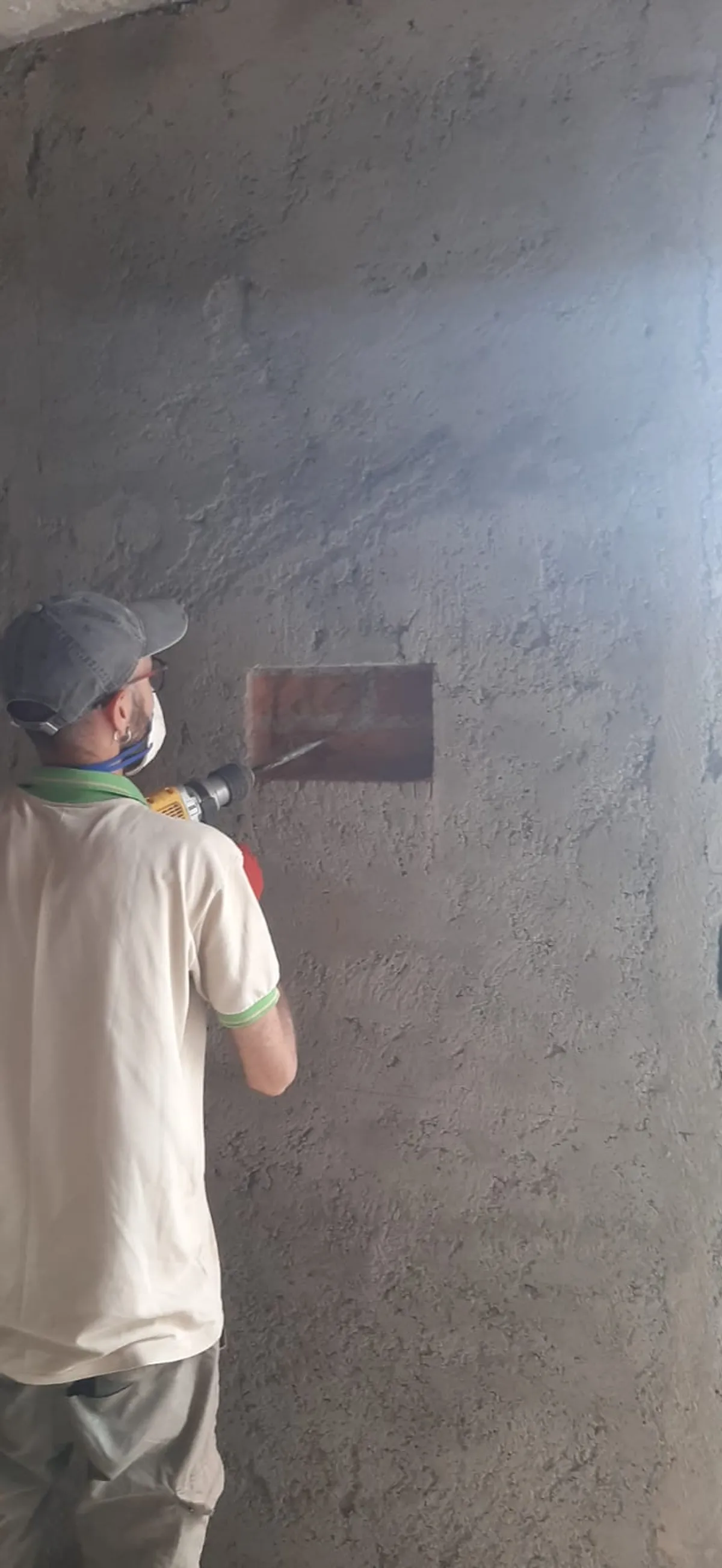 Trazado de caja y punto electrico en muro para sectorizacion